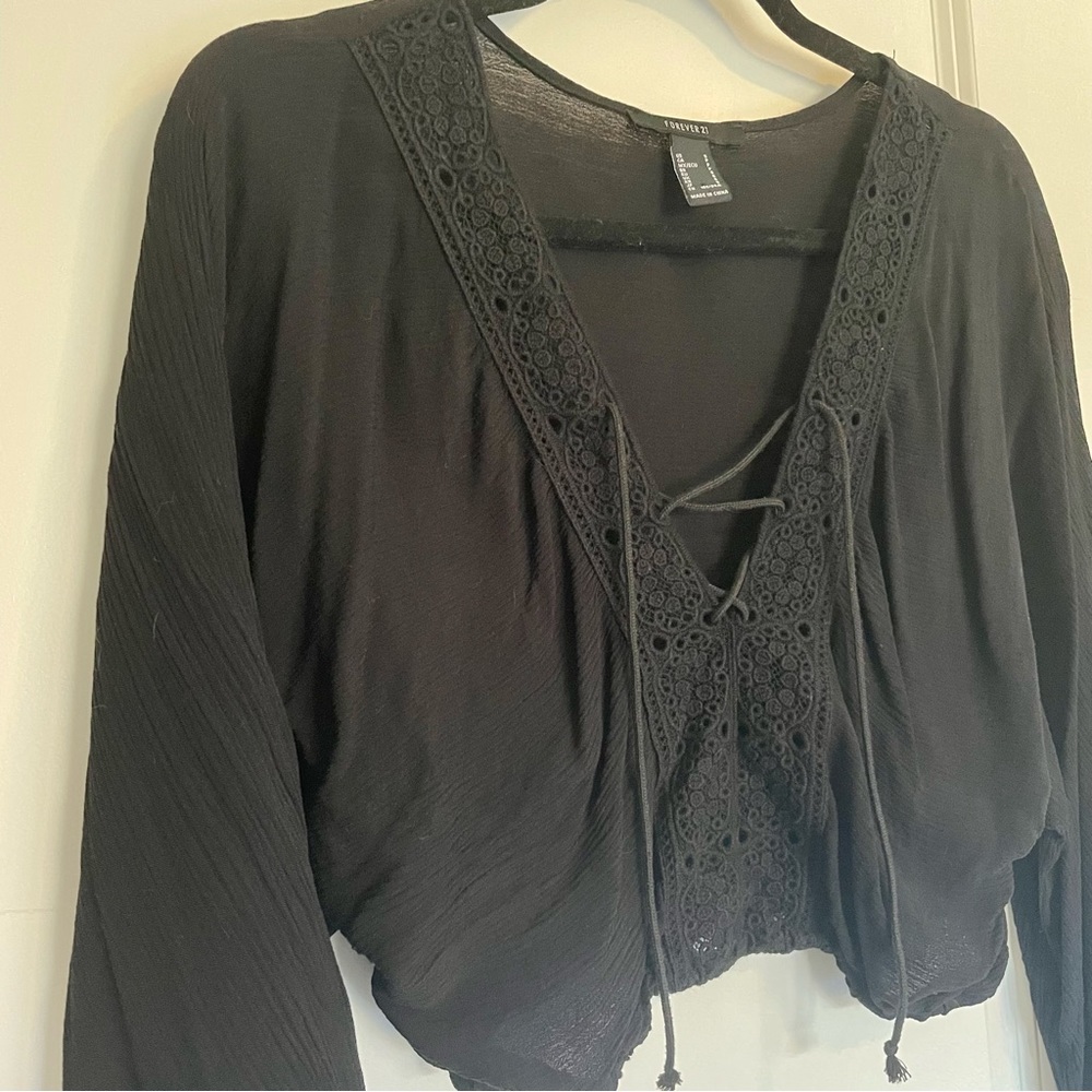 Forever 21 Black Elastic Bottom Boho Crop Top: Size Small